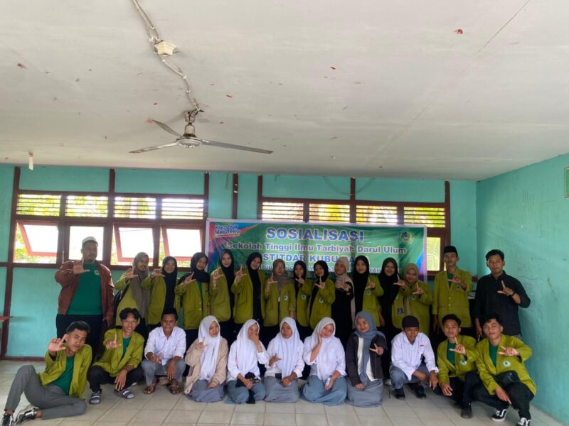 Mahasiswa STITDAR, edukasi pesantren Mubayinul ulum