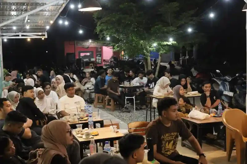 Nobar Film Pesta Babi di Teluk Batang diikuti pemuda mahasiswa dan masyarakat Kabupaten Kayong Utara