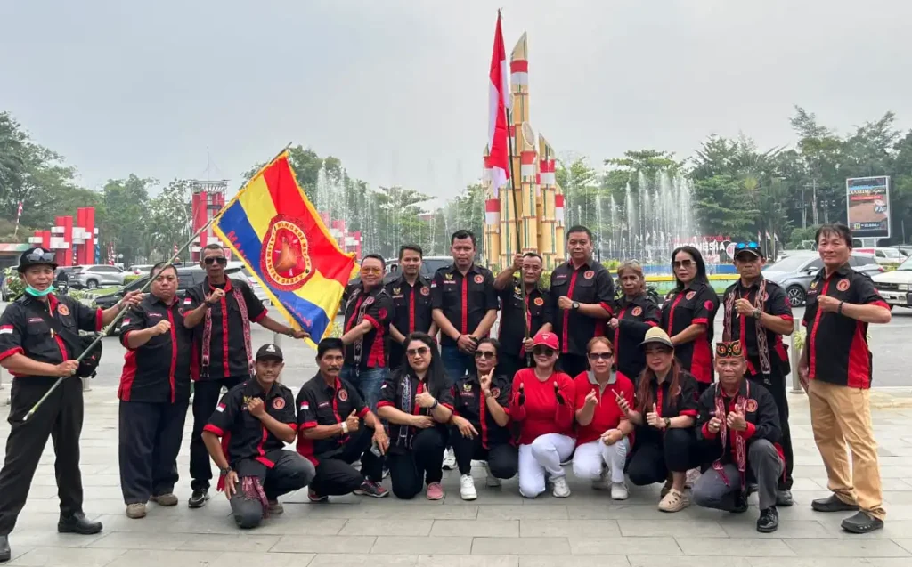 Ketua Mangkuk Merah Kalbar Iyen Bagago mengajak masyarakat kibarkan bendera Merah Putih menyambut HUT RI ke-81