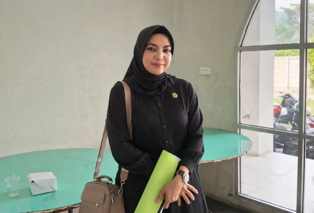 Eka Nurhayati Ishak, Ketua Humanity Women Children Indonesia (HWCI) Kalimantan Barat