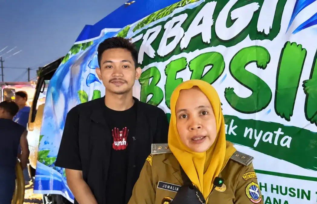 Matahari Kalbar dan BEM Seka Salurkan 9.000 Liter Air Bersih di Pontianak