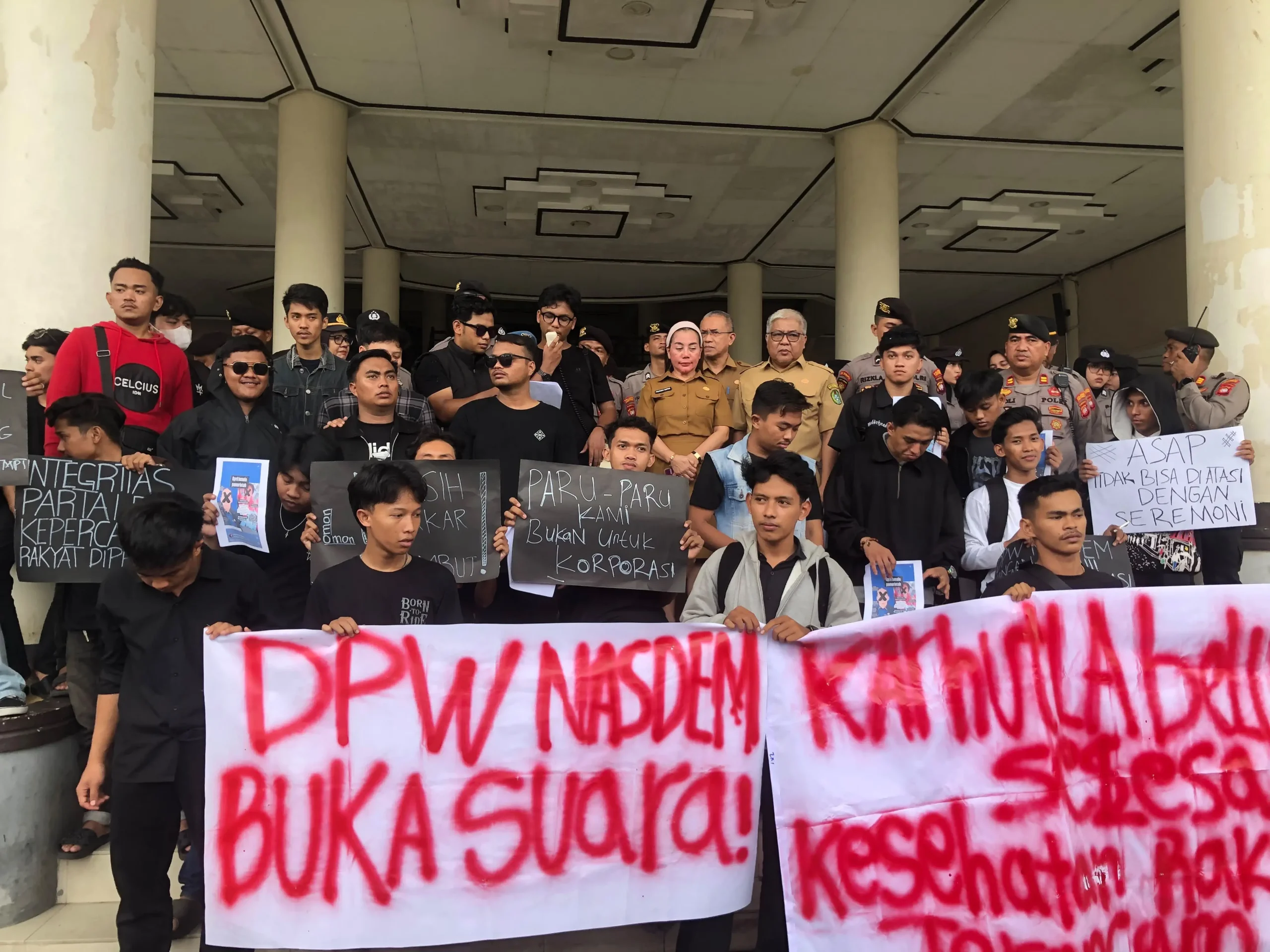Aksi GMKD di DPRD Kalbar dan Sekretariat NasDem Kalbar pada 19 Oktober 2026